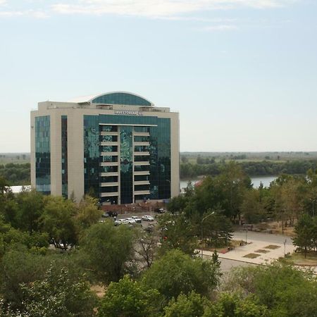 1-Комнатная Квартира На Набережной Pavlodar Exterior foto